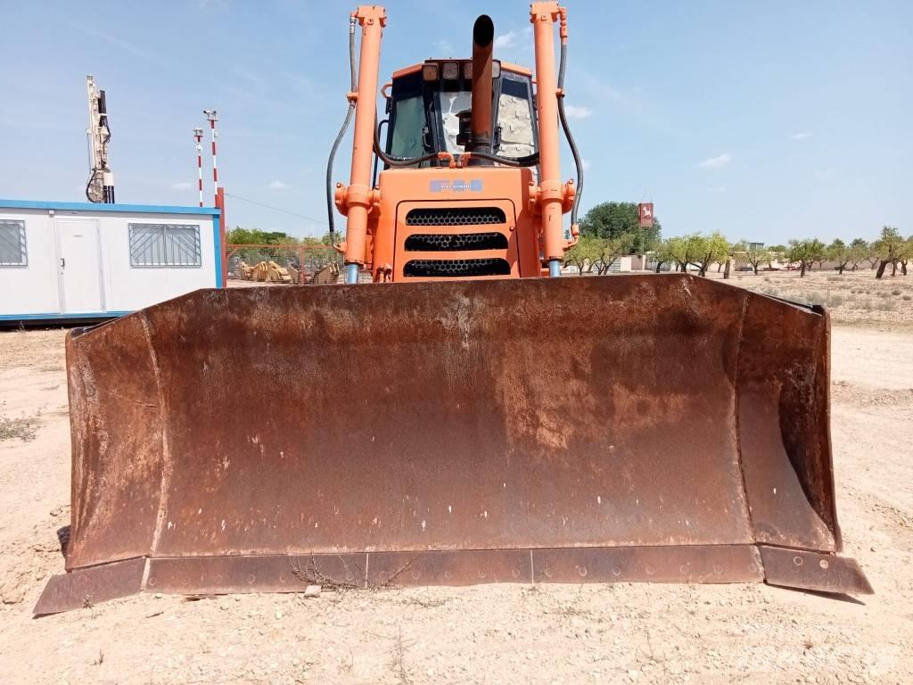 Fiat-Hitachi D 180 Crawler dozers