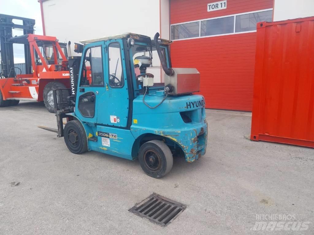 Hyundai 35 DS-7 Diesel trucks