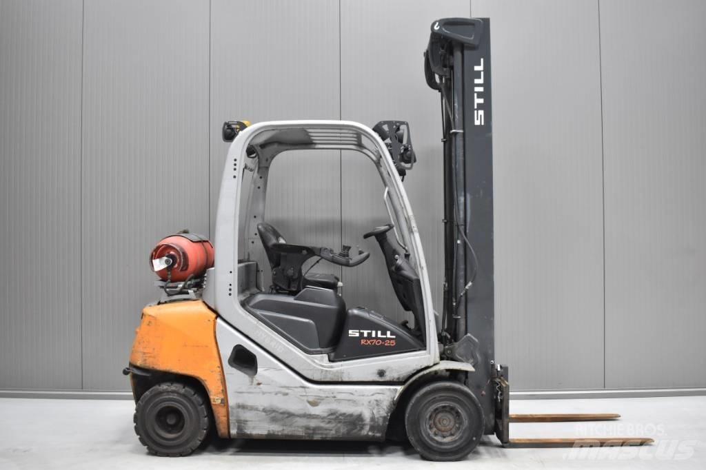 Still RX 70-25 T LPG trucks