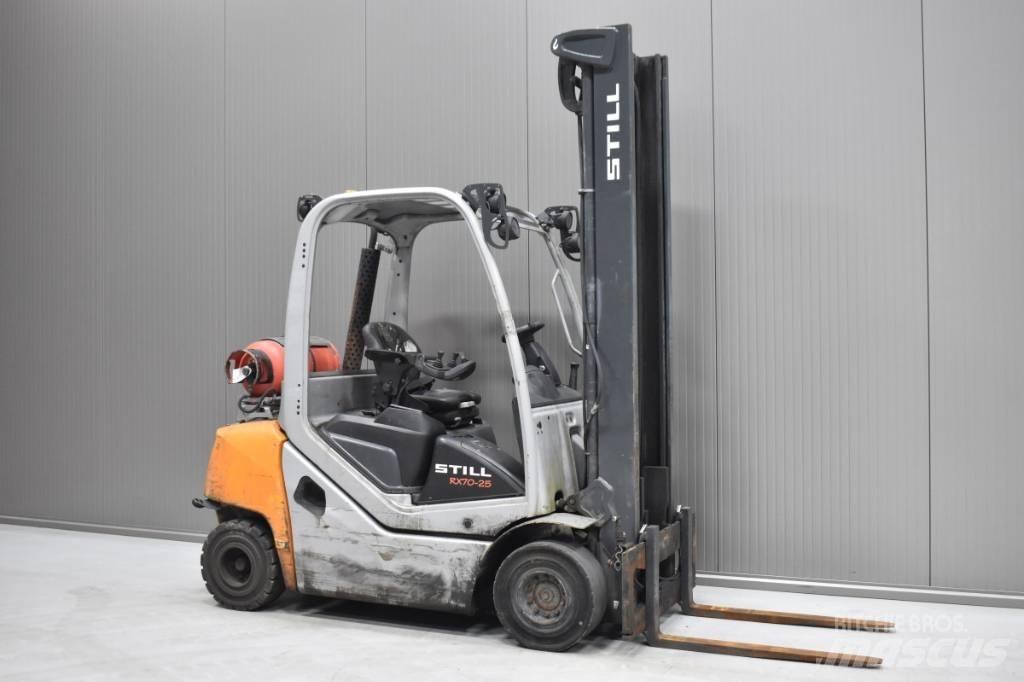 Still RX 70-25 T LPG trucks