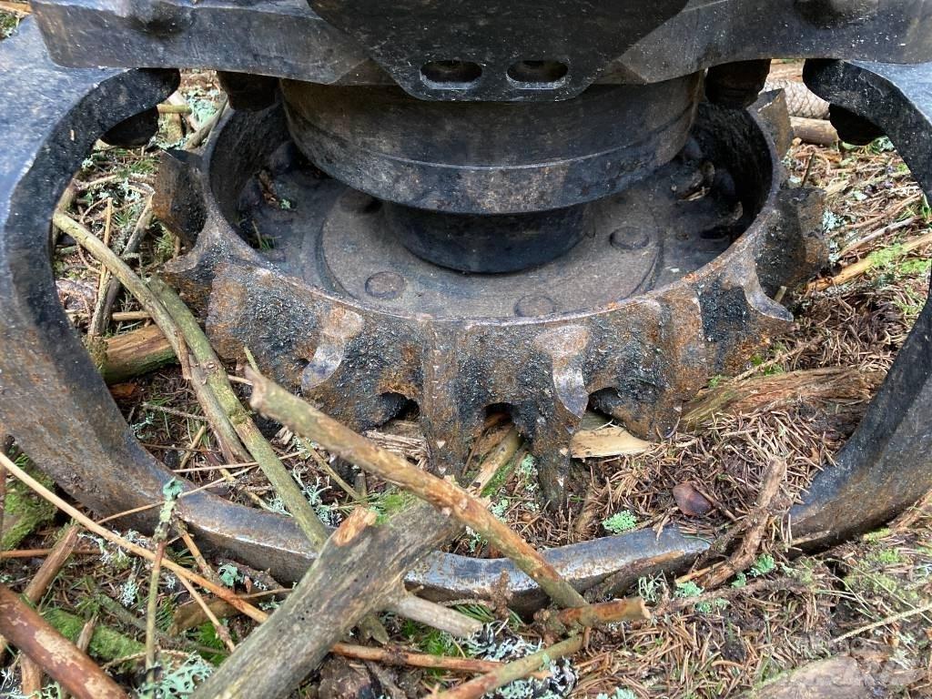 Komatsu C 144 Harvester heads