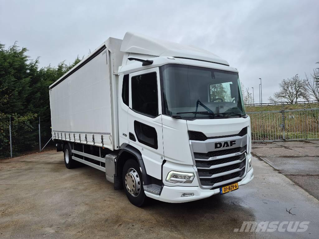 DAF XD 370 Curtain sider trucks