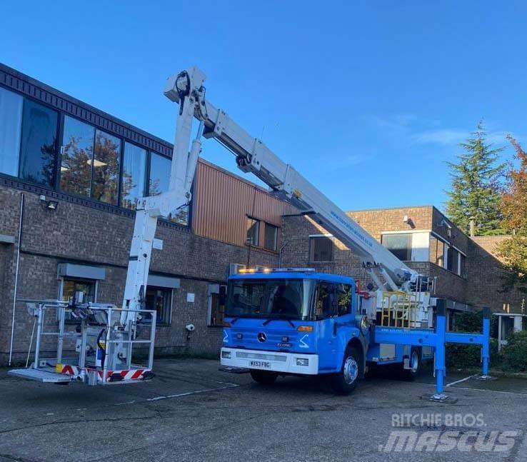 Bronto F32 RL Truck mounted platforms