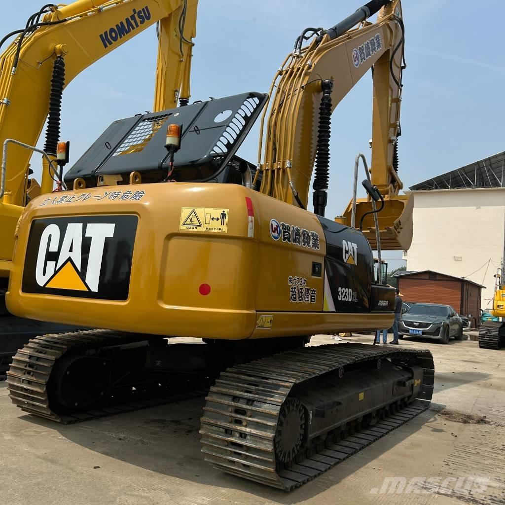 CAT 323D2L Crawler excavators