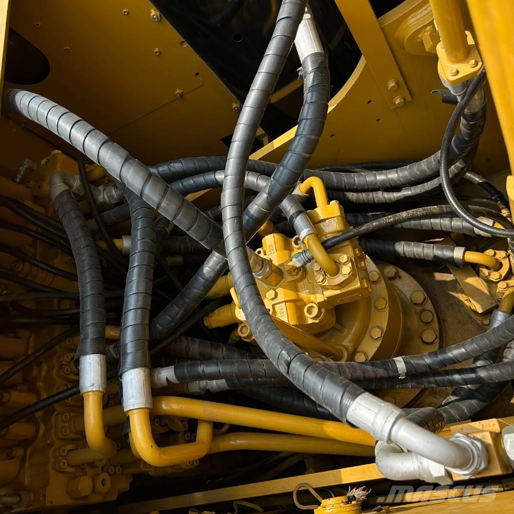 CAT 323D2L Crawler excavators