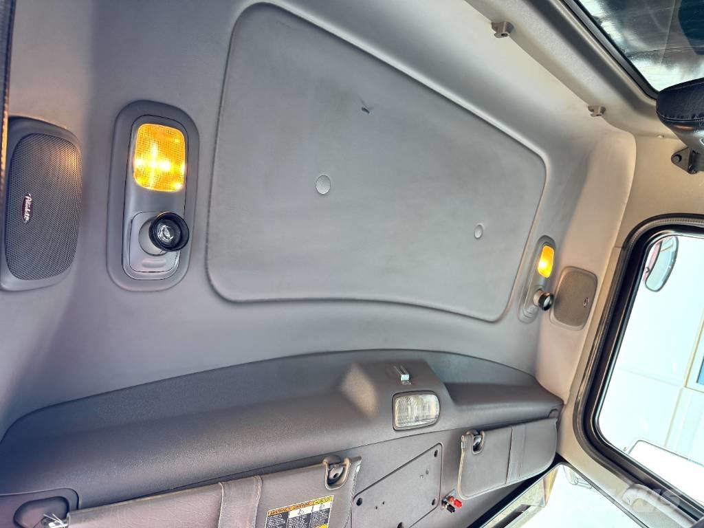 Peterbilt 367 Tipper trucks