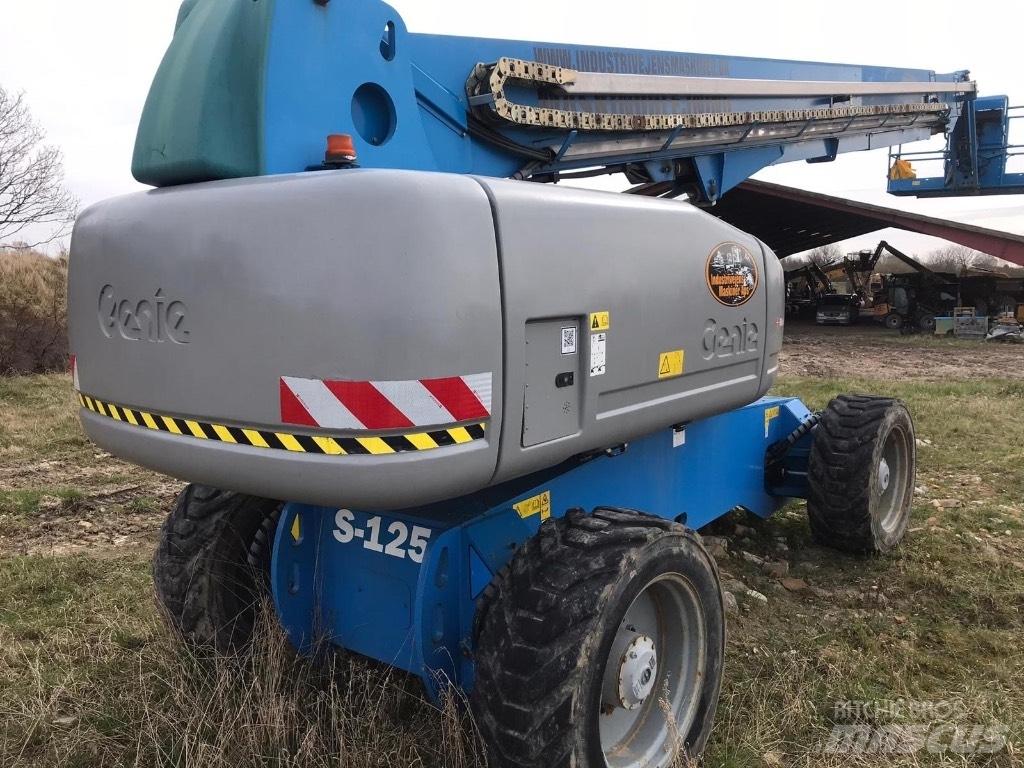 Genie S 125 Telescopic boom lifts