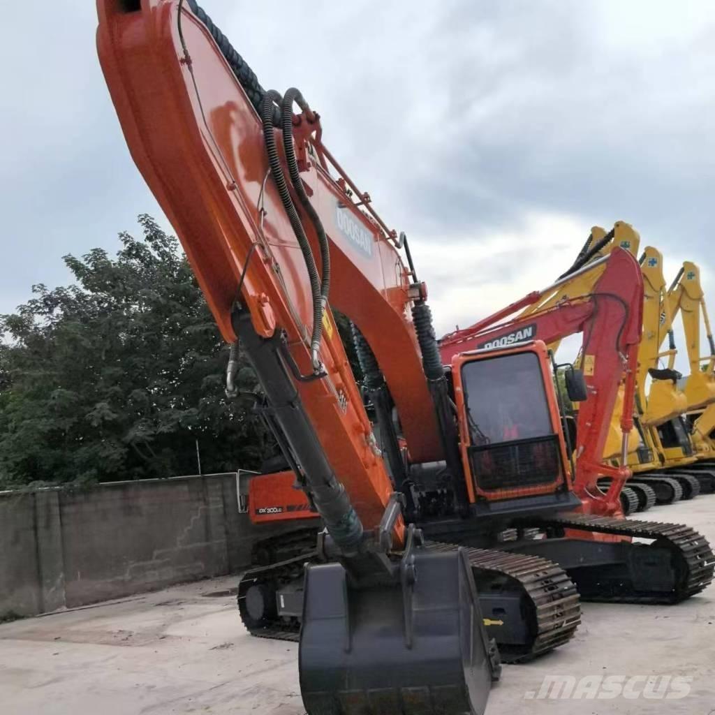 Doosan DX 300 Crawler excavators