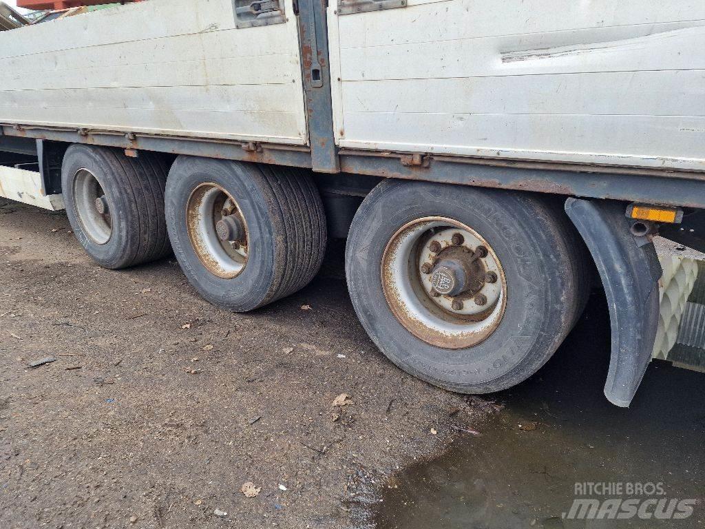 Krone SD Flatbed/Dropside semi-trailers