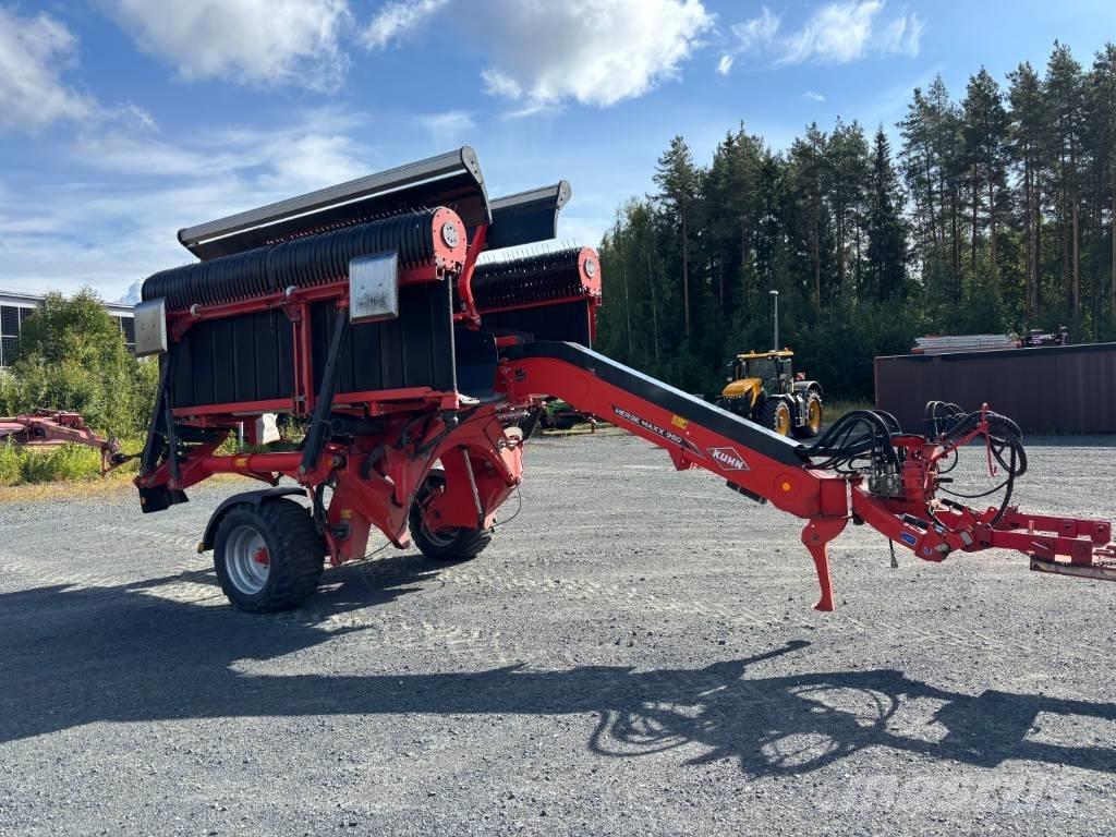 Kuhn Merge Maxx 950 Windrowers