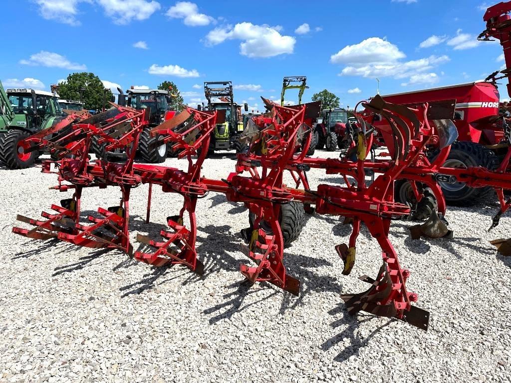 Pöttinger Servo 5 Ploughs