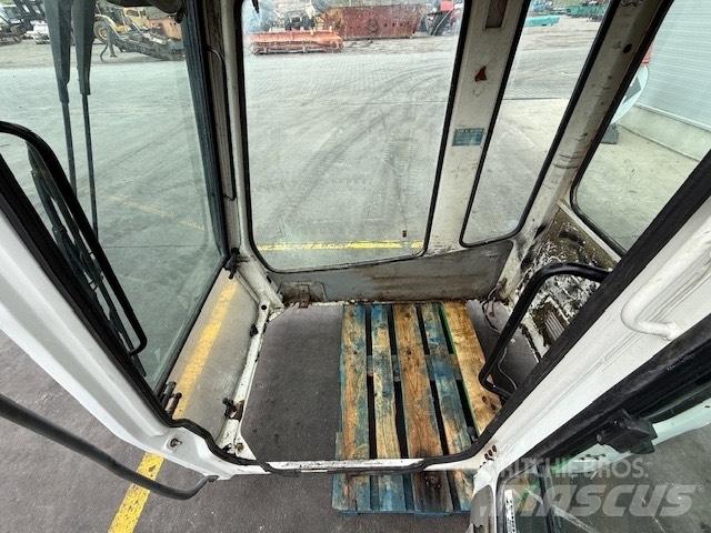 Liebherr CAB SERIE B Cabins and interior