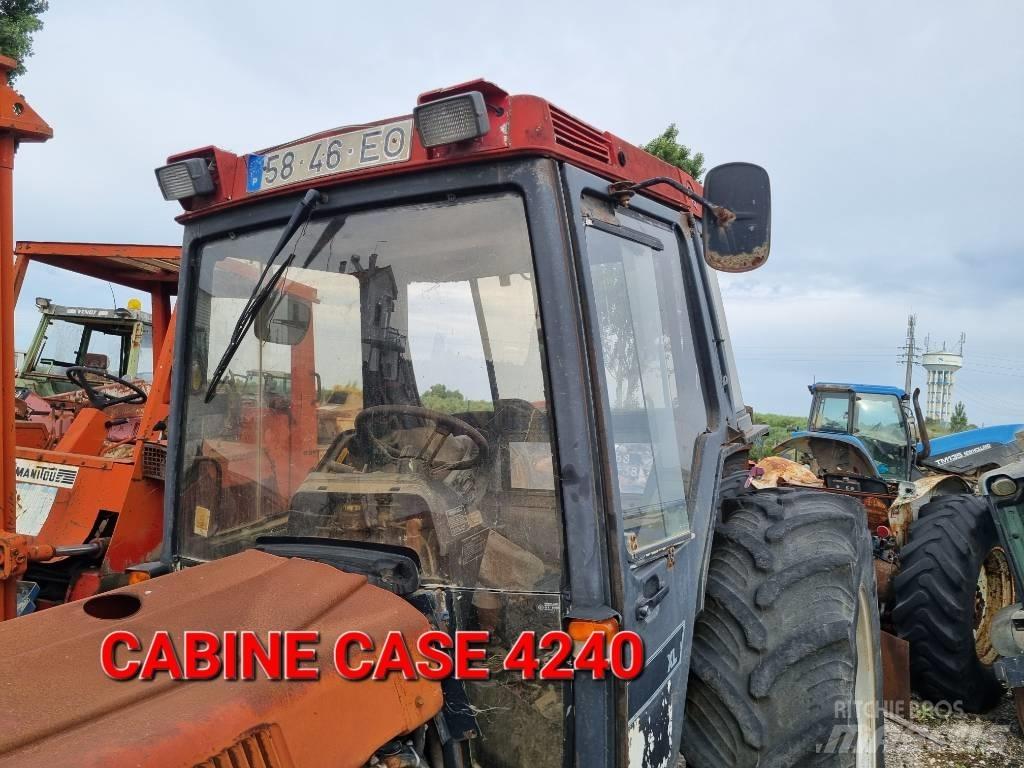  CABINE CASE 4240 Cabins and interior