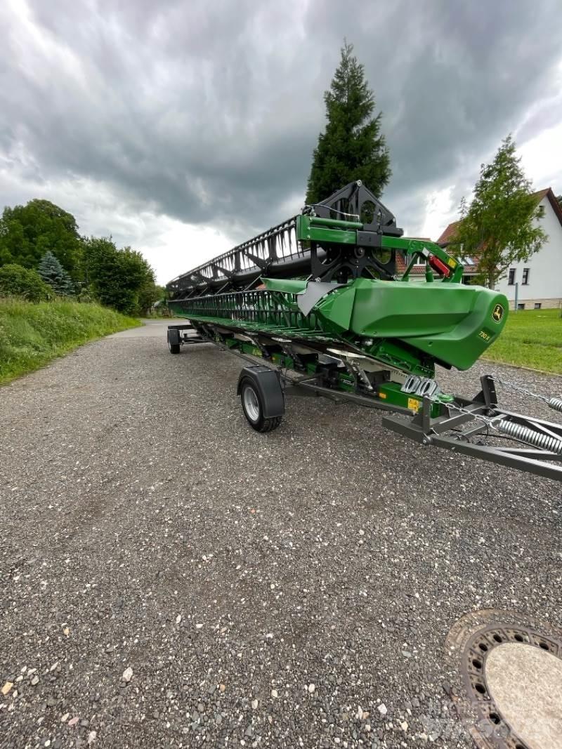 John Deere S780i Combine harvesters