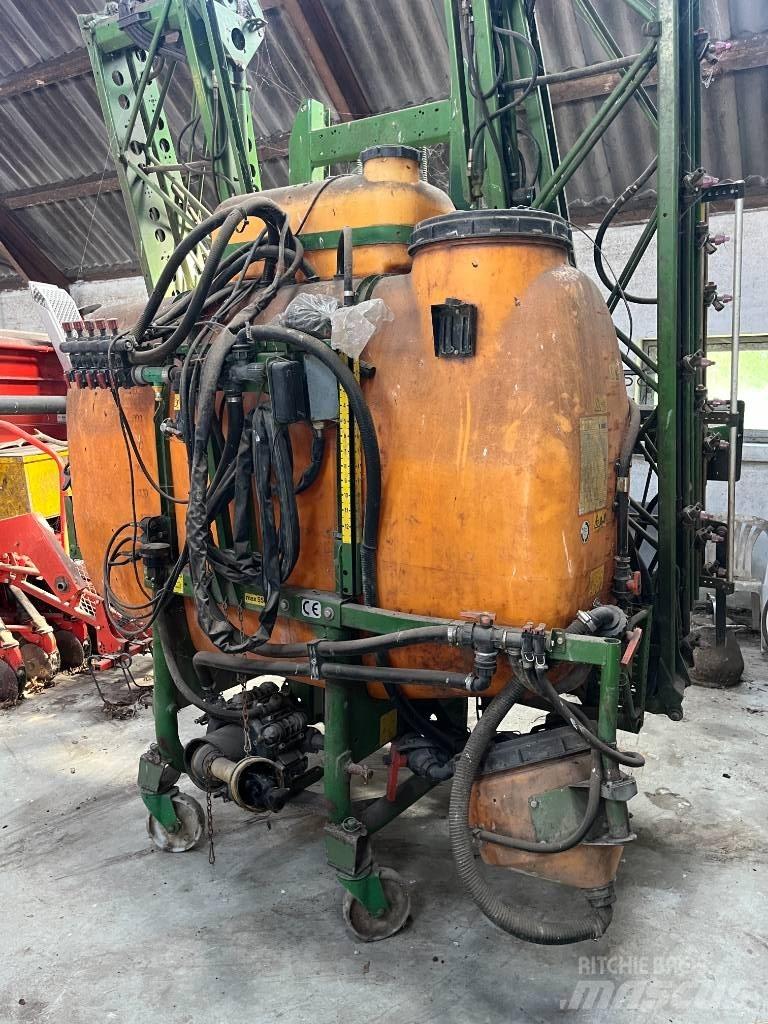 Amazone UF 1200 Mounted sprayers