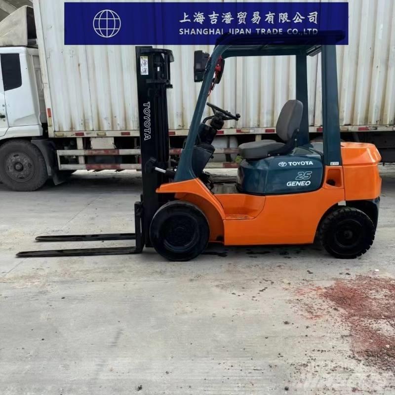 Toyota 25 Diesel trucks