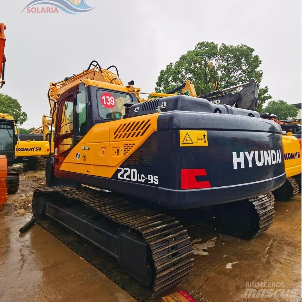 Hyundai R220LC-9S Wheeled excavators