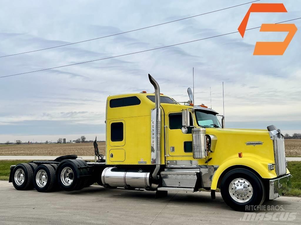 Kenworth W 900 Prime Movers