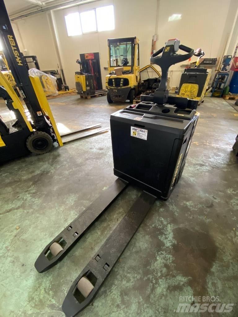 Hyster P2.0S FBW Pedestrian stacker