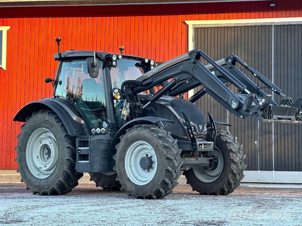 Valtra N 135 Active Tractors