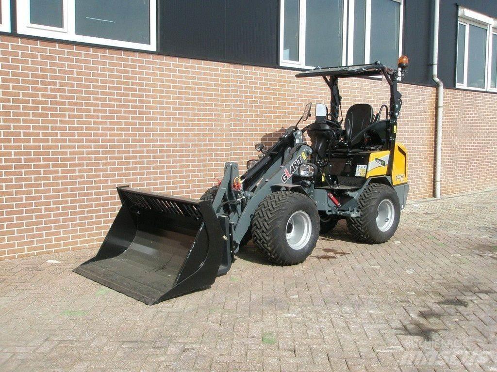 GiANT G2500 Mini loaders