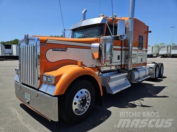 Kenworth W900 Prime Movers