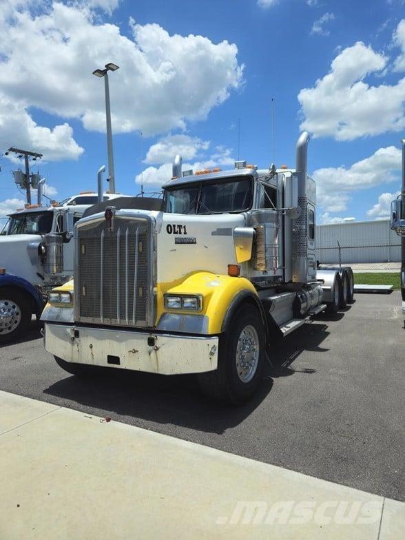 Kenworth W900 Prime Movers