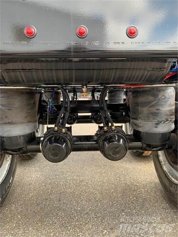 Pitts LT40-8L Timber semi-trailers