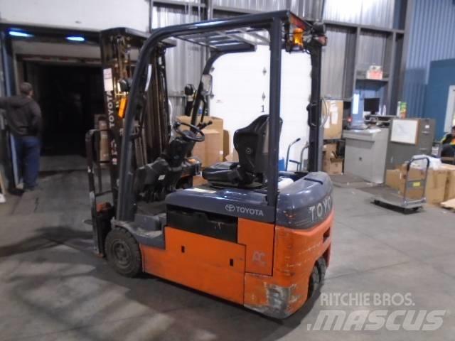 Toyota 8FBE20U Self propelled stackers