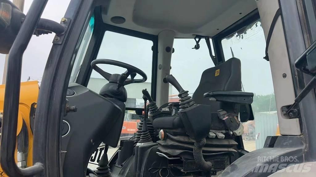 JCB 3CX Backhoe