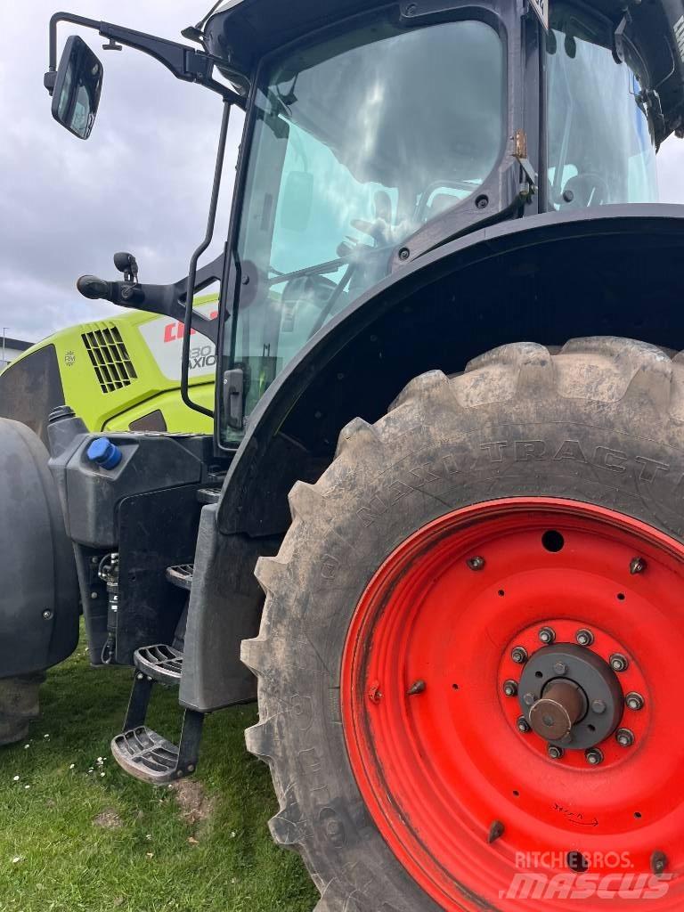 CLAAS AXION 830 CIS+ Tractors