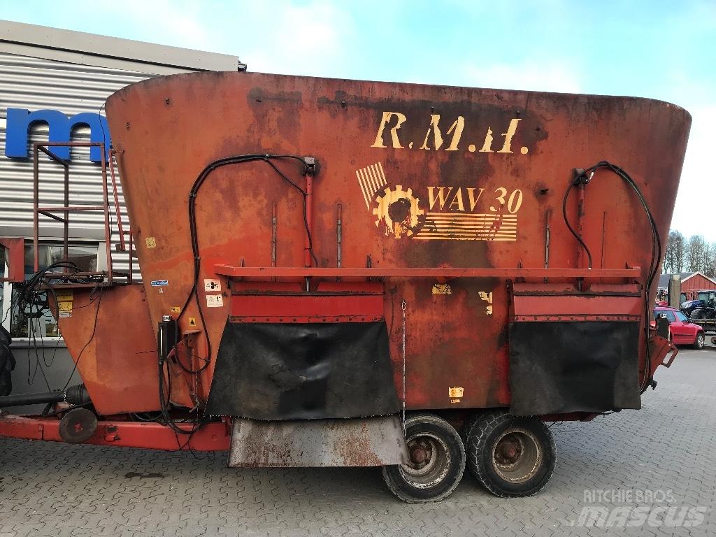  R.M.H WAV 30 Feed mixer