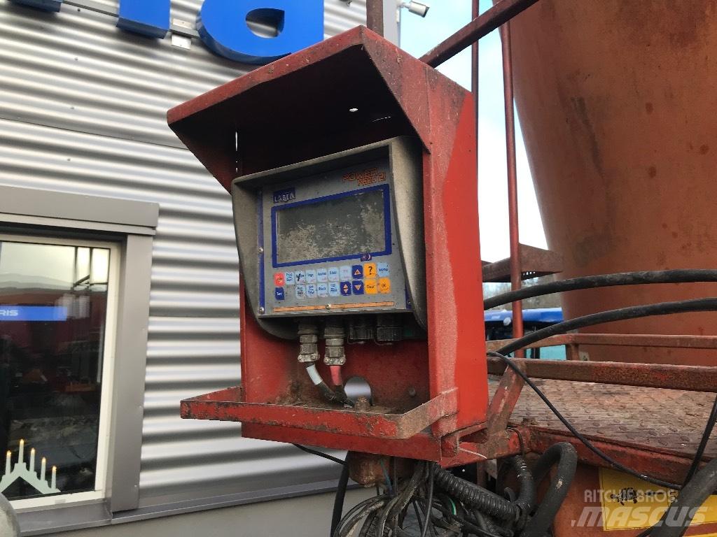  R.M.H WAV 30 Feed mixer
