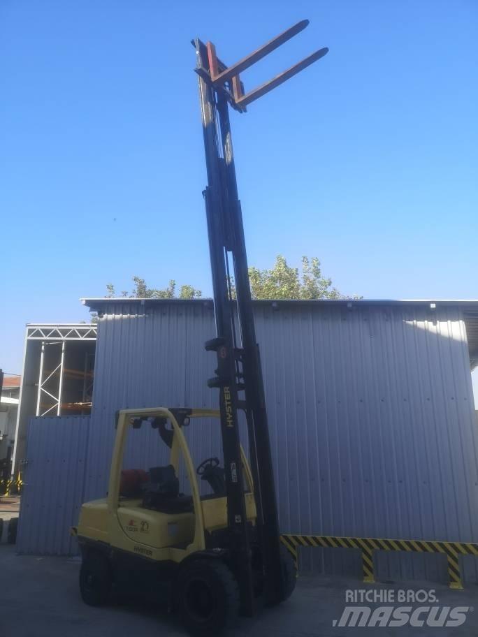 Hyster H 35 FT LPG trucks