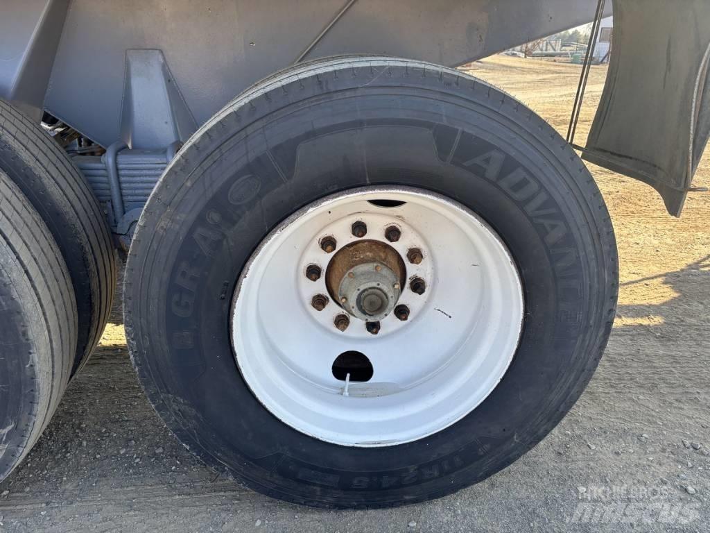  Reliance 26" Tipper trailers