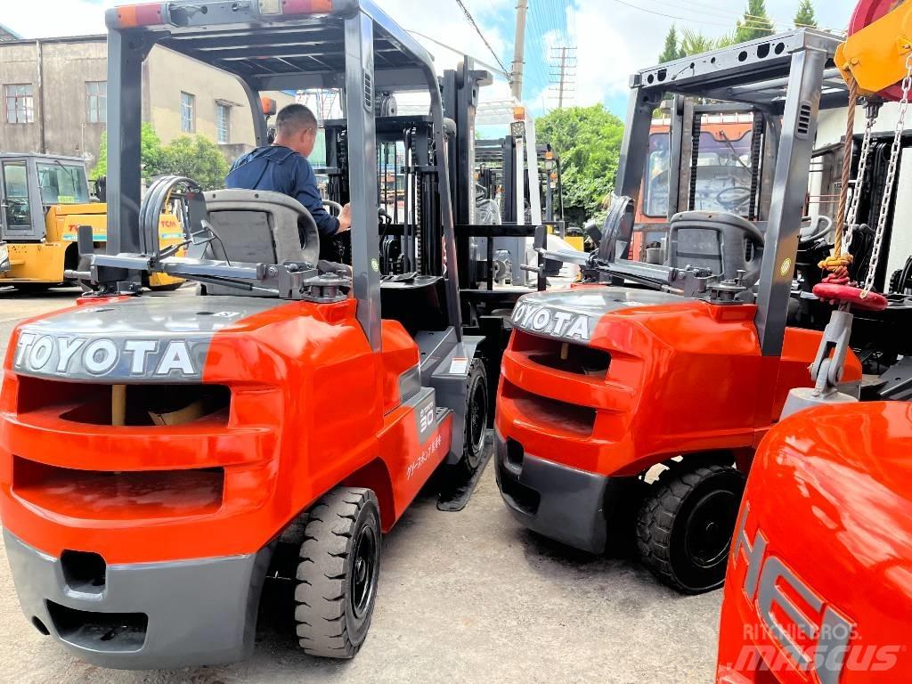 Toyota FD 30 Diesel trucks