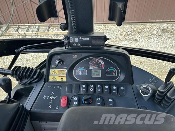 CAT 420F Backhoe
