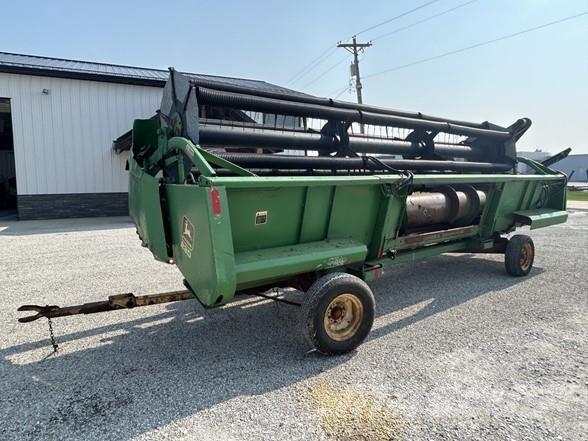 John Deere 220 Combine harvester heads