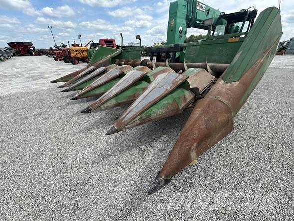 John Deere 643 Combine harvester heads
