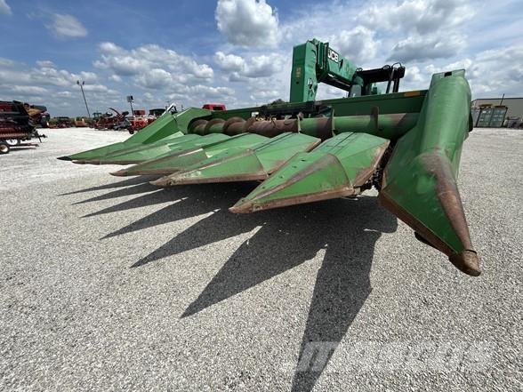 John Deere 653 Combine harvester heads