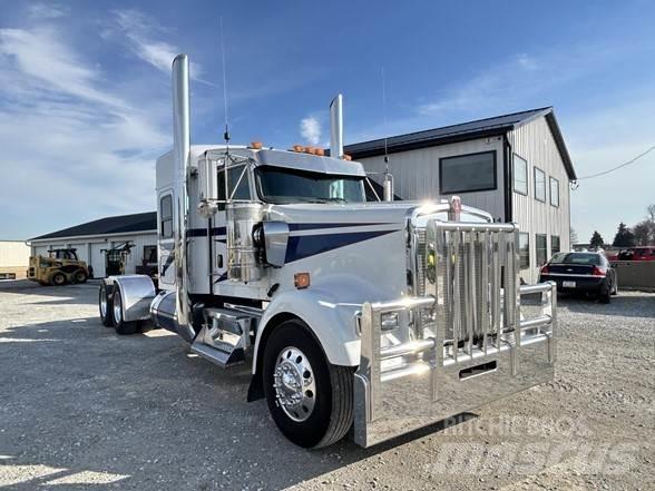 Kenworth W900L Prime Movers