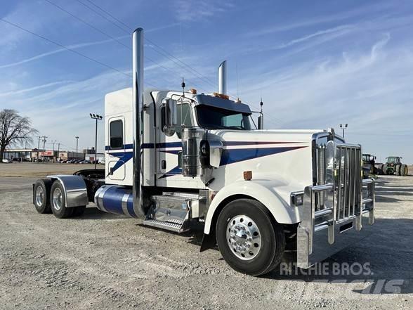 Kenworth W900L Prime Movers