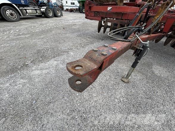 Kewanee 1020 Disc harrows