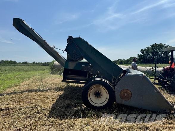 New Idea 330 Combine harvester accessories