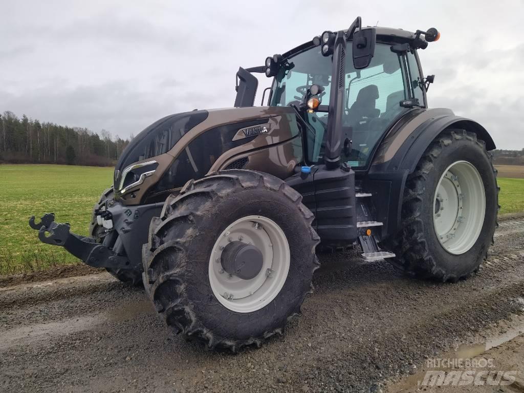 Valtra T 255 Versu Tractors