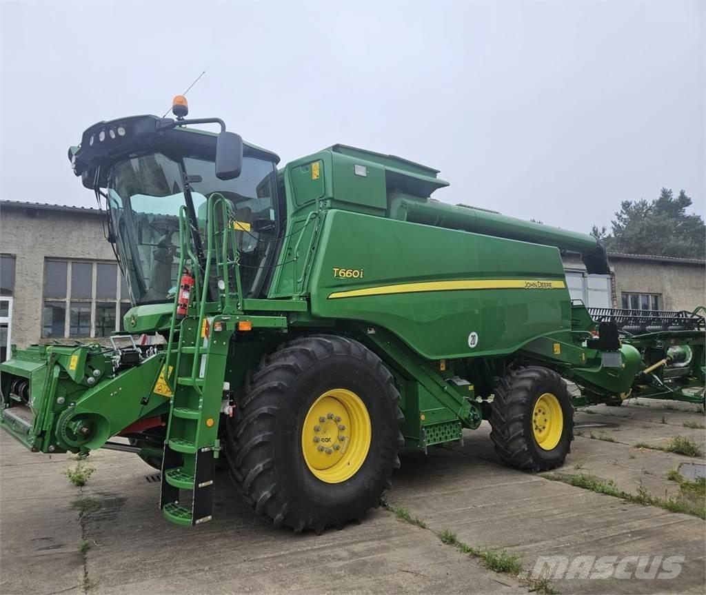 John Deere T 660i Combine harvesters