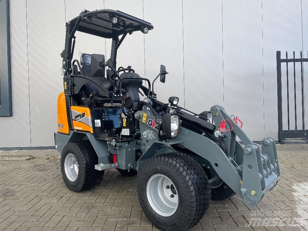 GiANT G1500 X-tra Multi-purpose loaders