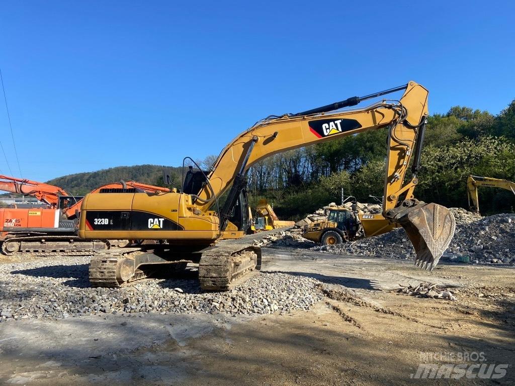 CAT 323 D Crawler excavators