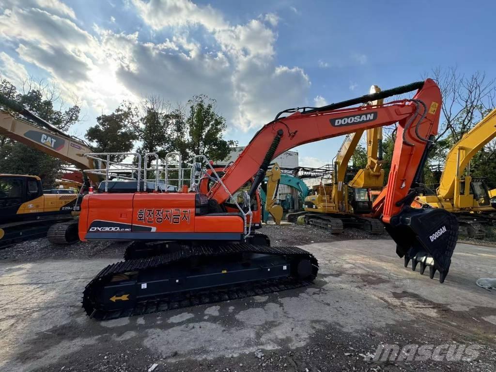 Doosan DX300LC Crawler excavators