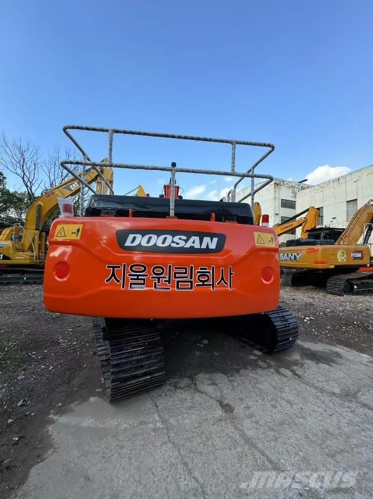 Doosan DX300LC Crawler excavators
